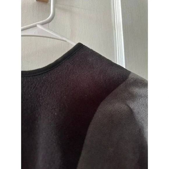 Women’s size x-large black and gray poncho - Picture 6 of 6